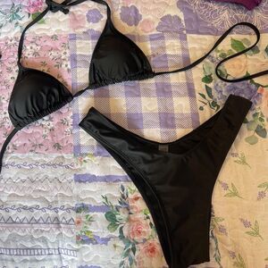 BLACK TRIANGLE BIKINI SET